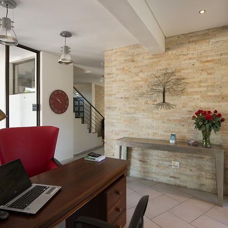 Montebello Guesthouse Windhoek Eksteriør billede